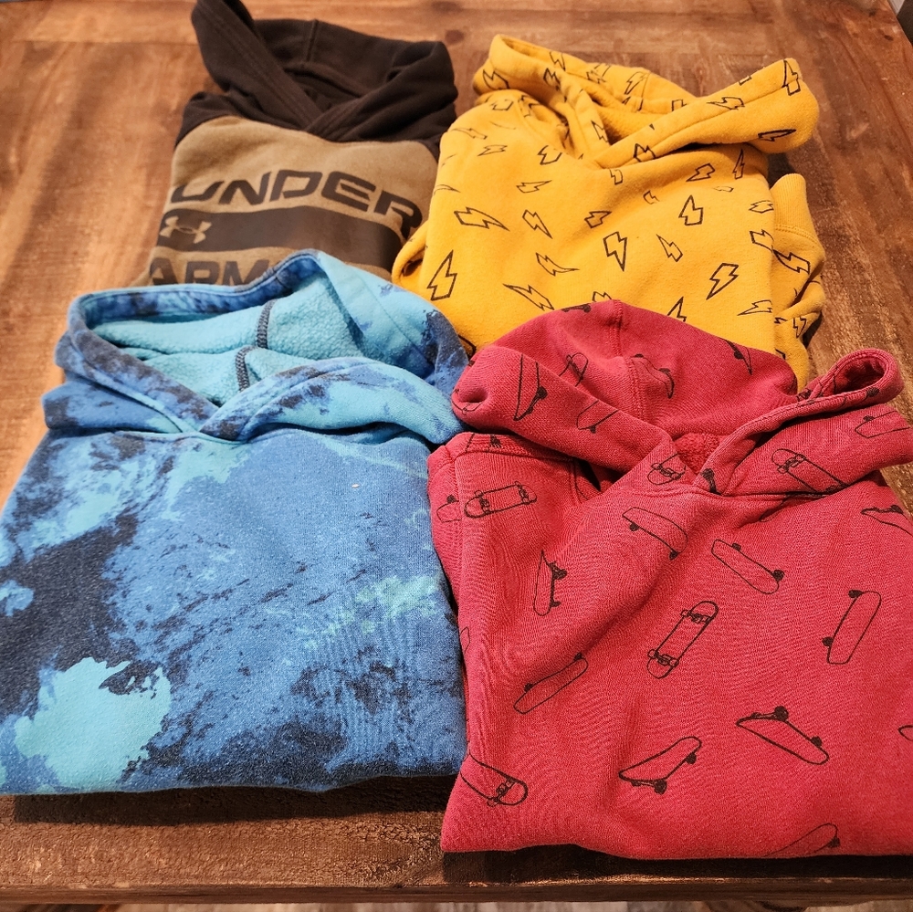 Set of 4 boys hoodies